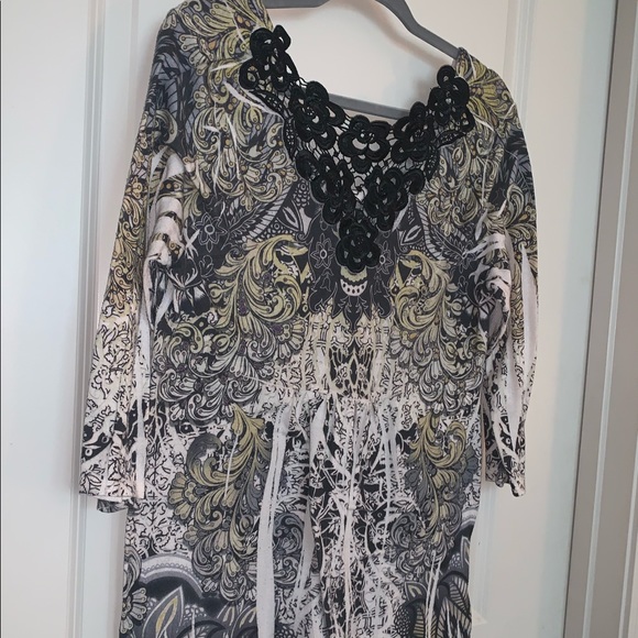 Live & Let Live Top - Picture 10 of 12